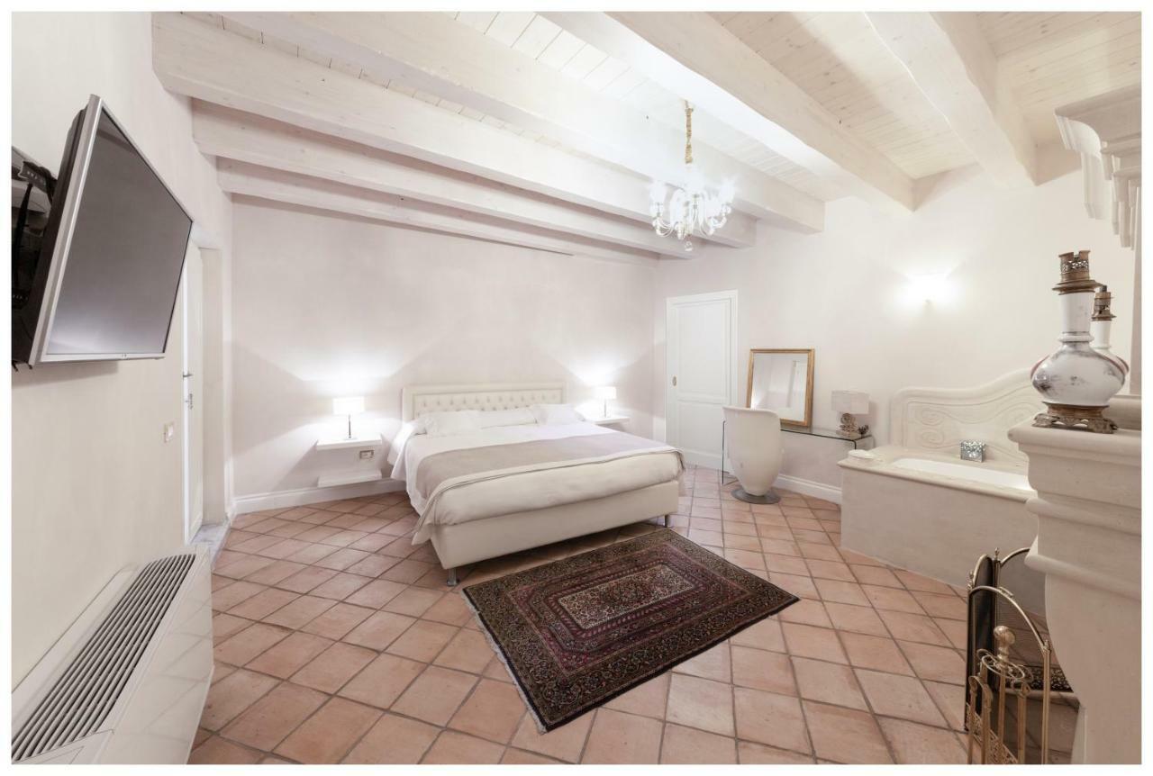 Boutique - Lodge & Suites Crotone Exterior photo